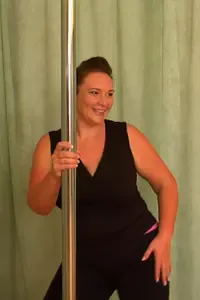 Permanent dance poles are the safest type available, but there are still some important tips you should know. Get accurate dance pole safety info here.